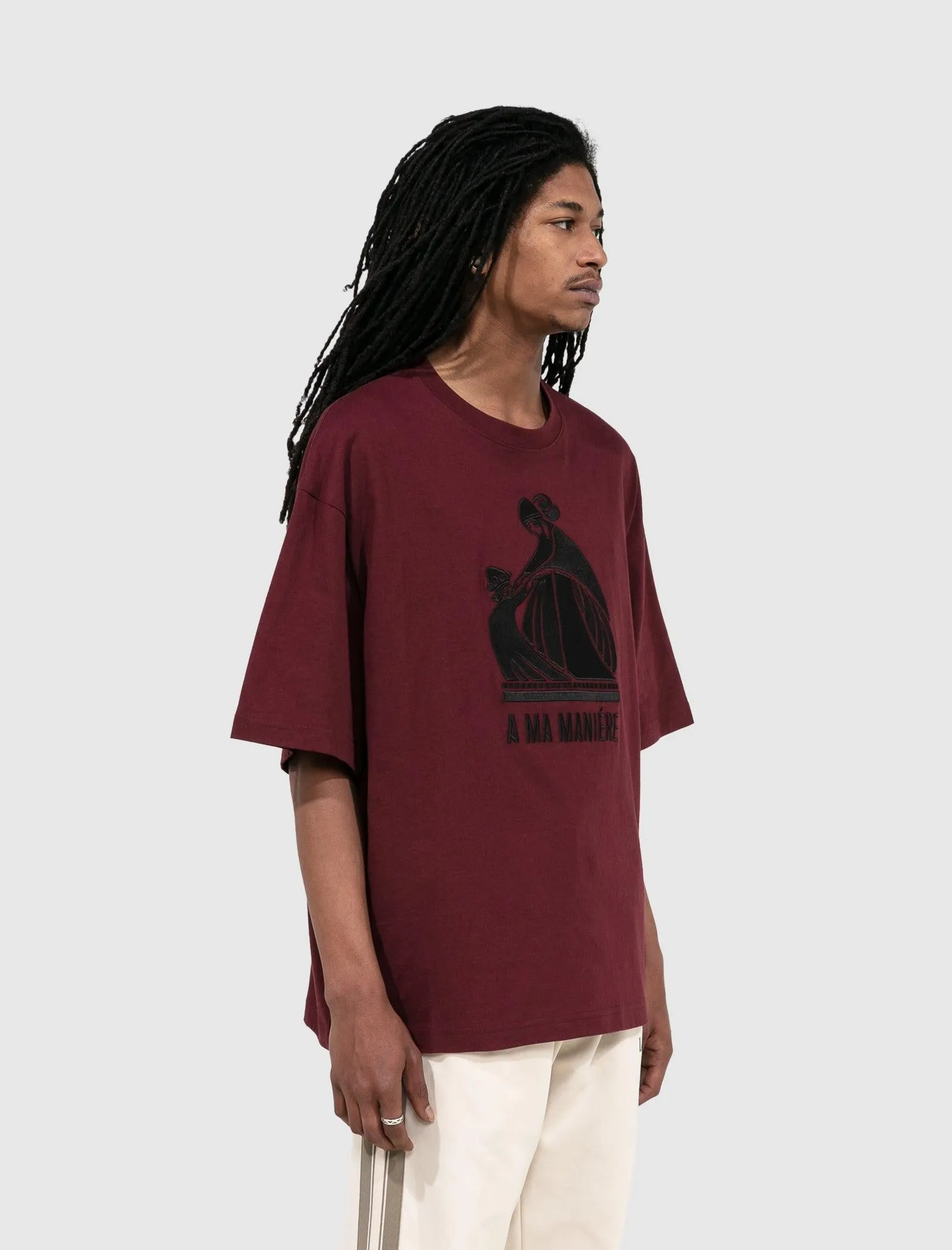 A MA MANIÉRE EMBROIDERED OVERSIZED LOGO TEE