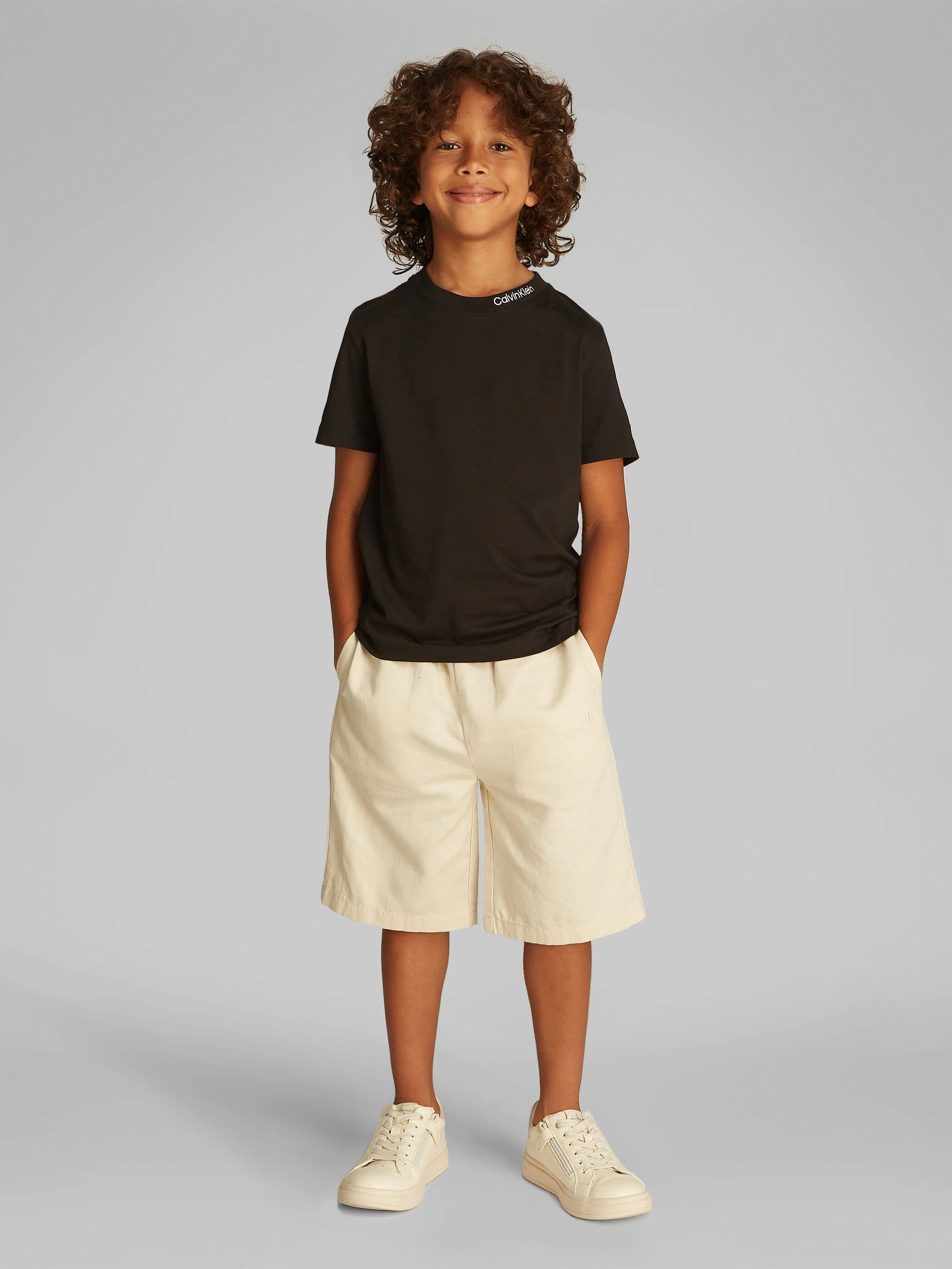 Boys Neck Embroidered 2 Pack T-Shirt Set in Multicolour