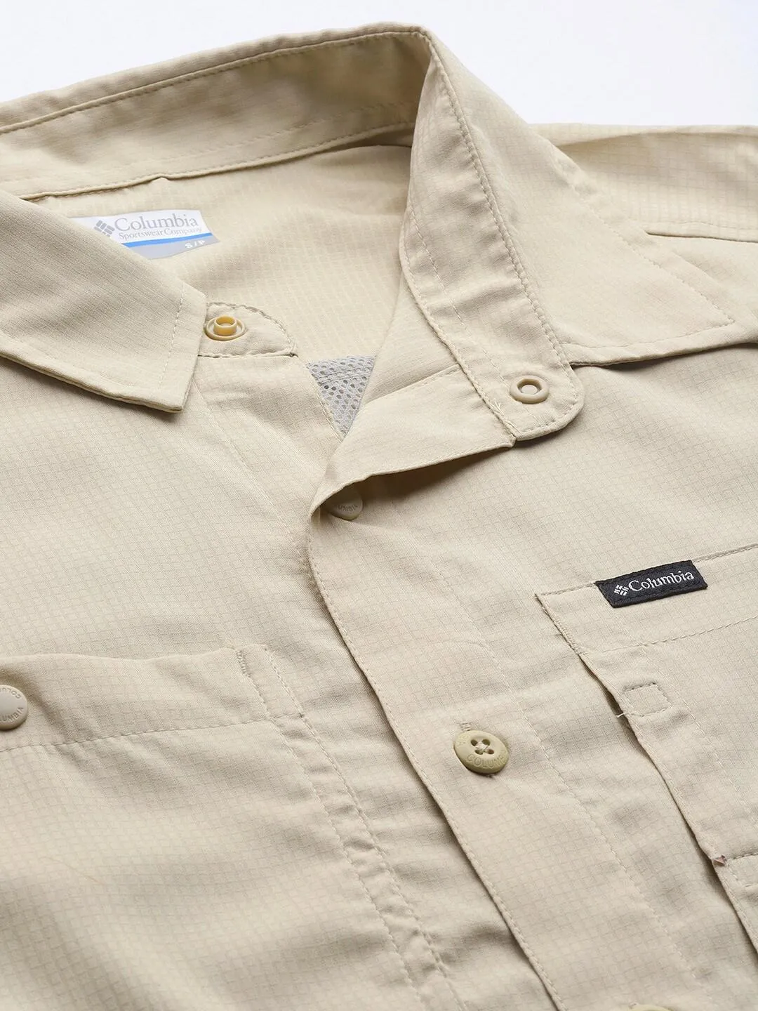 Columbia Men Beige Omni-Shade Silver Ridge Utility Lite Short Sleeve Shirt