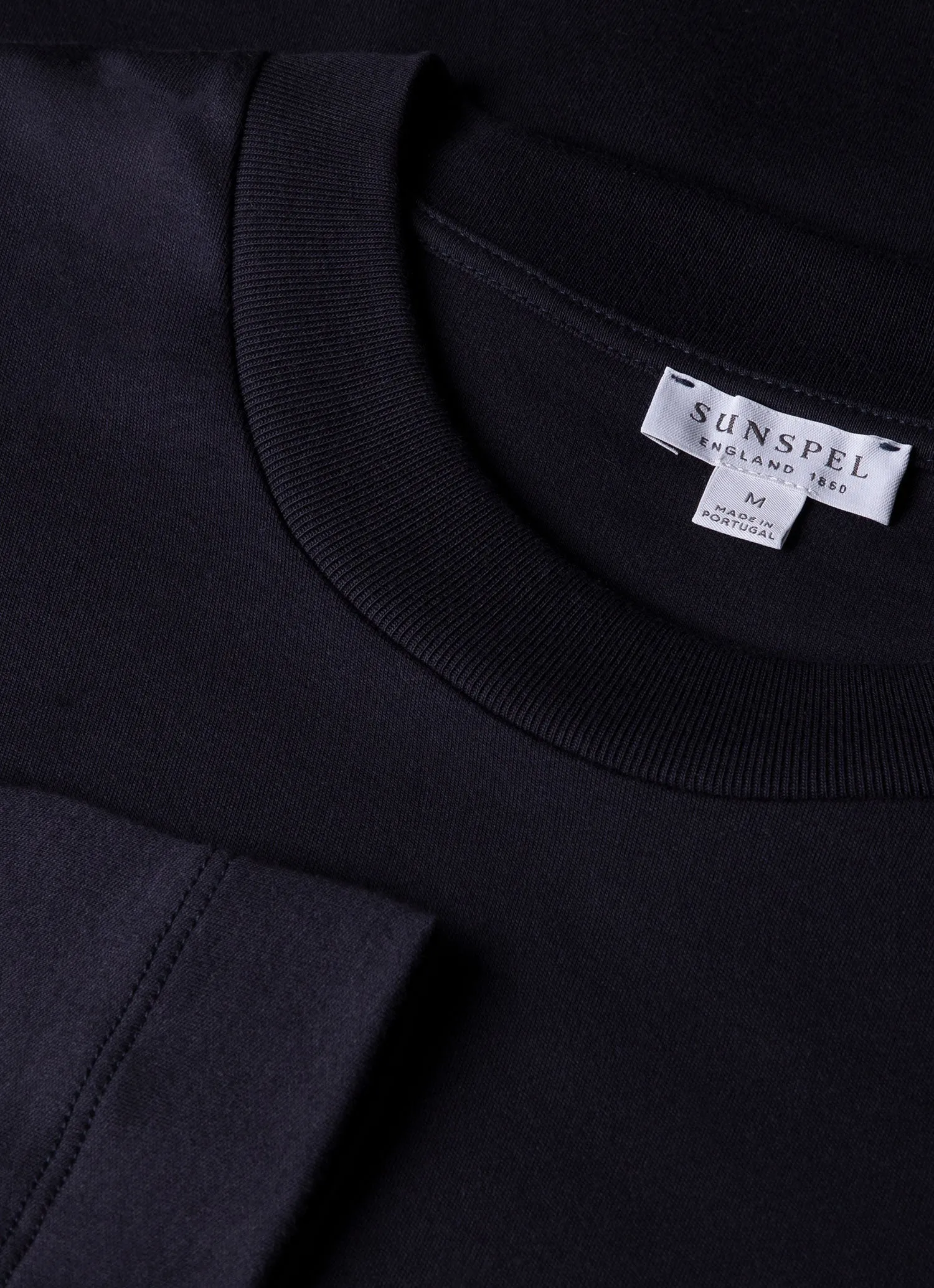 Men's Long Sleeve Heavyweight T-shirt in Navy Sunspel