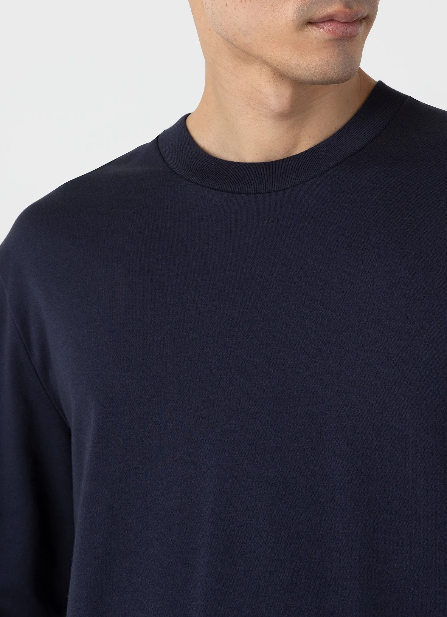 Men's Long Sleeve Heavyweight T-shirt in Navy Sunspel