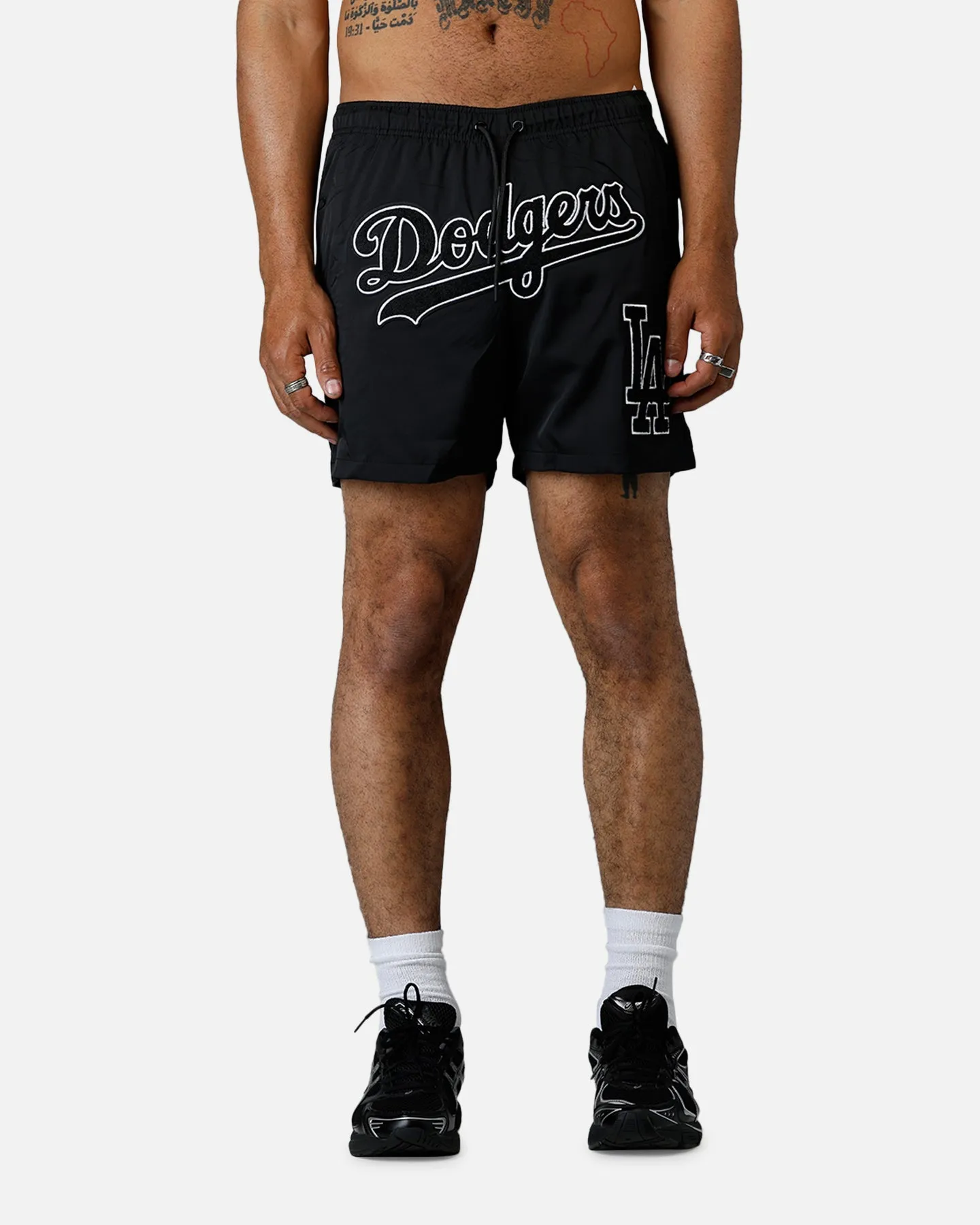 Pro Standard Los Angeles Dodgers Chenille Shorts Black