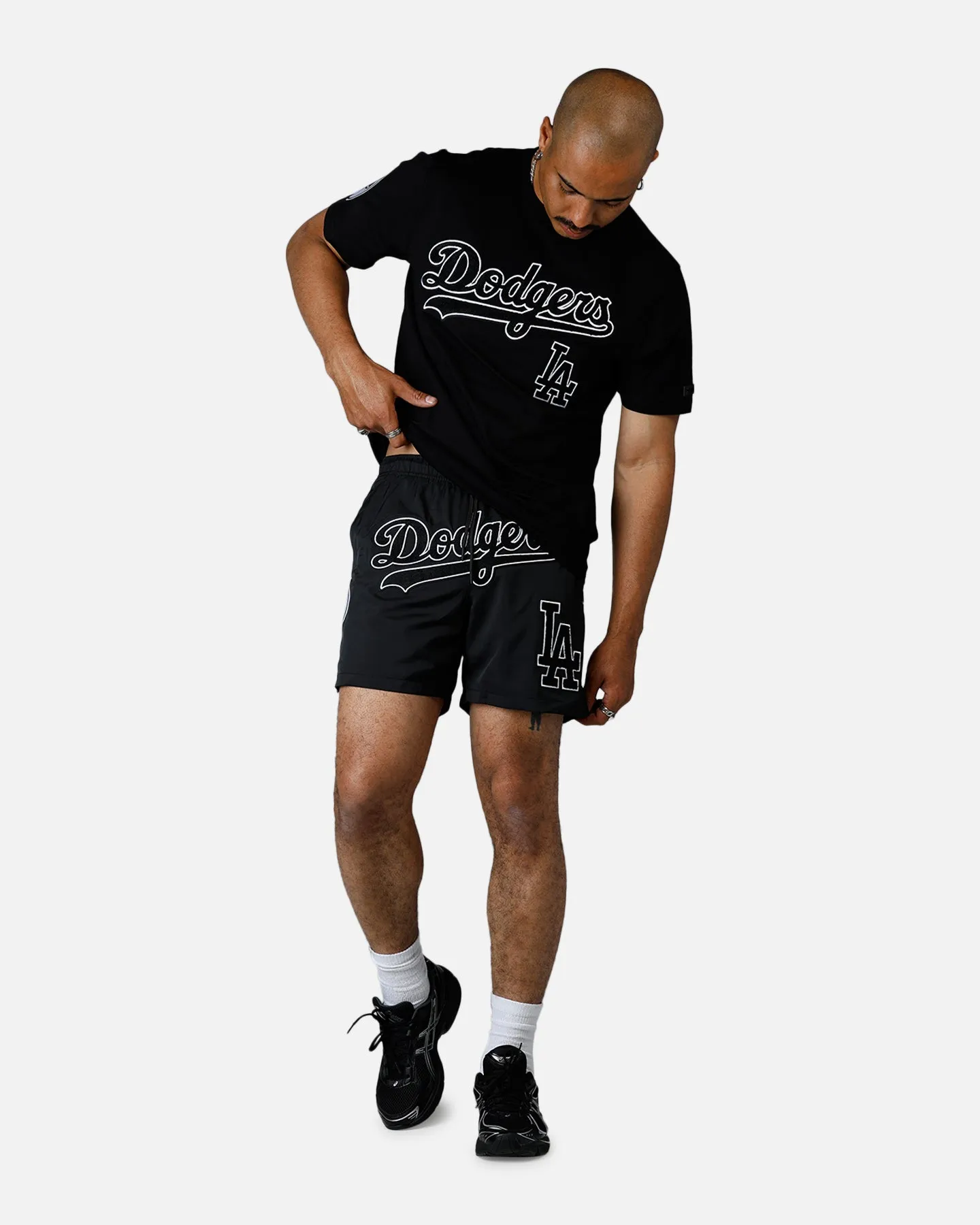 Pro Standard Los Angeles Dodgers Chenille Shorts Black