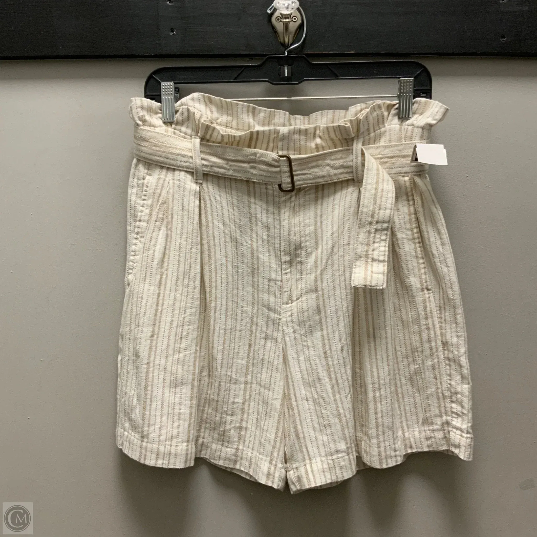 Shorts By Banana Republic In Cream, Size: 6